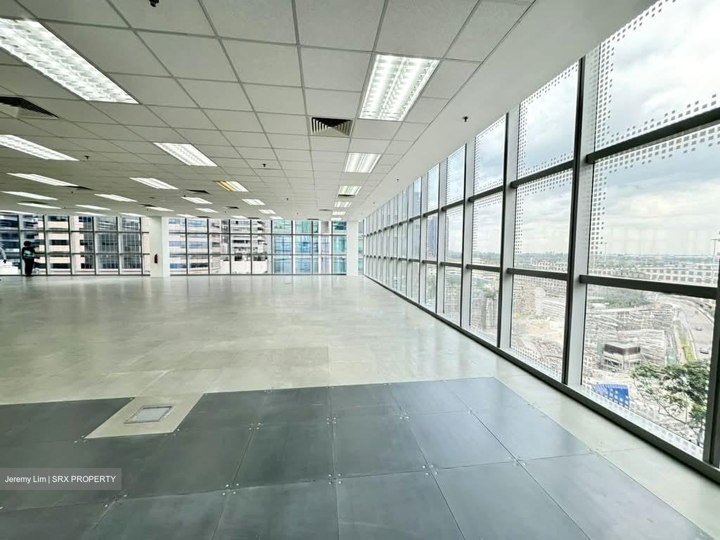 Lippo Centre (D2), Office #558258771